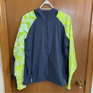 Brooks XL Women’s Water Resistant Running Jacket w/Stuff Sack & Retractable Hood